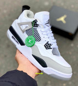 Air Jordan 4 “Preto Militar” vista 3