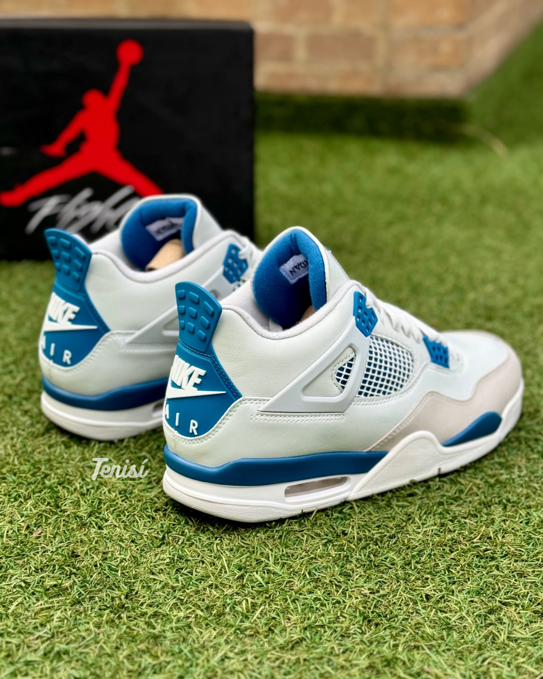 Nueva versión Air Jordan 4 Military Blue 2025, tenis originales Nike Jordan retro.