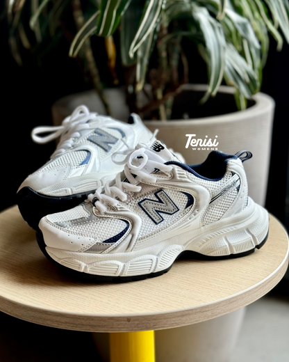 New Balance 530 V2 Daem Landoig PE color blanco, envío gratis