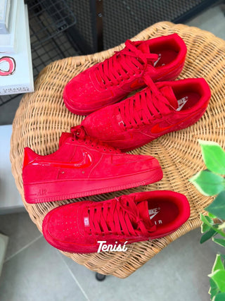 Nike Air Force 1 “Gamuza Rojo”