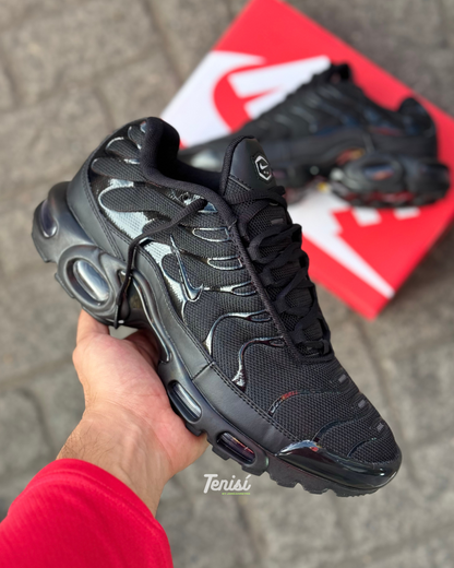 Zapatillas Nike Air Max TN color negro triple black con envío gratis y opción de pago contra entrega
