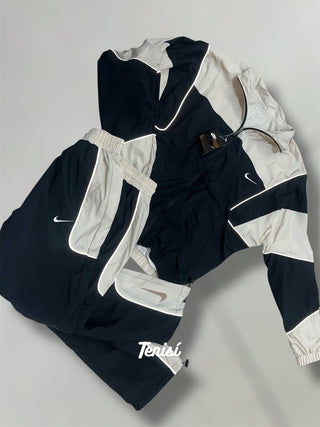 Nike Sportswear Classic Track Jacket y Pants “Negro / Crema”