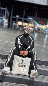 Nike Sportswear Reflective Track Jacket y Pants vista 2