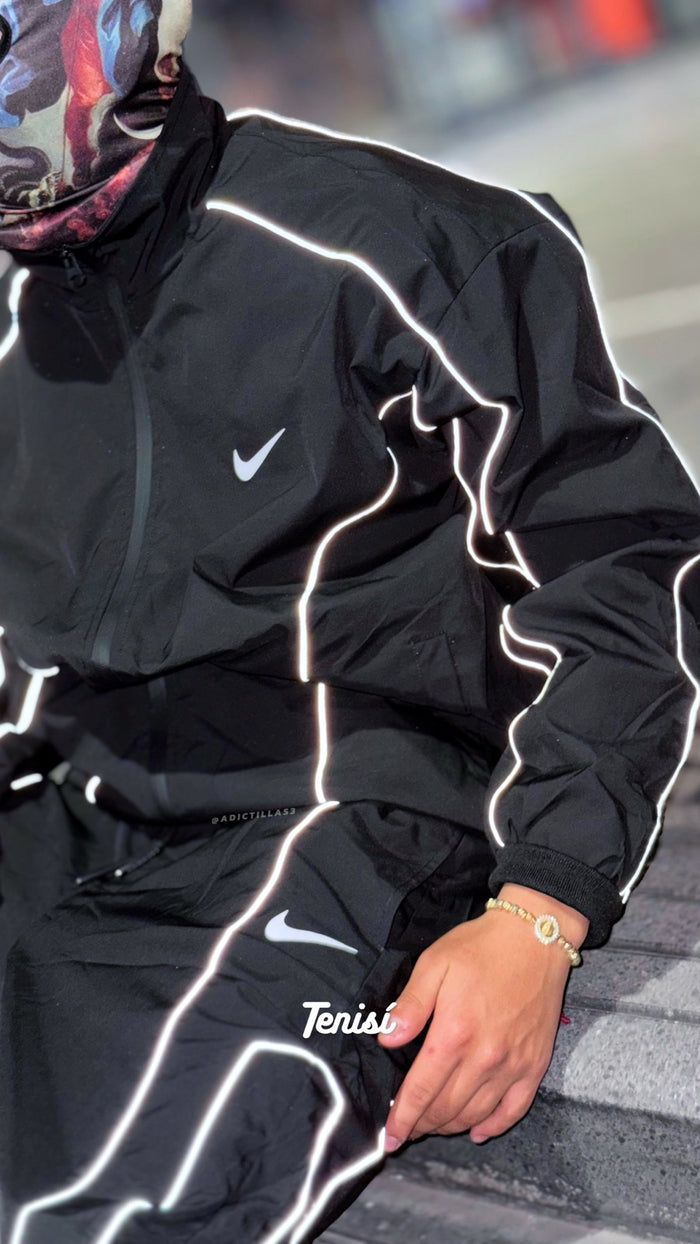 Nike Sportswear Reflective Track Jacket y Pants look 3
