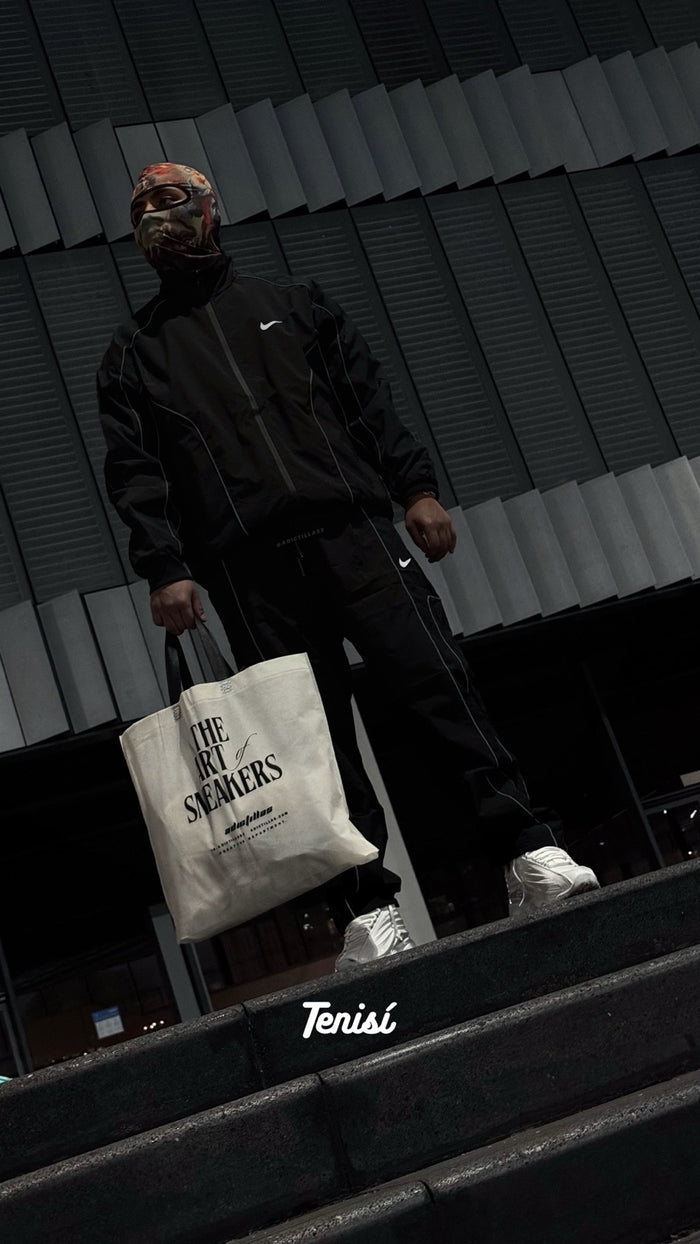 Nike Sportswear Reflective Track Jacket y Pants look 4