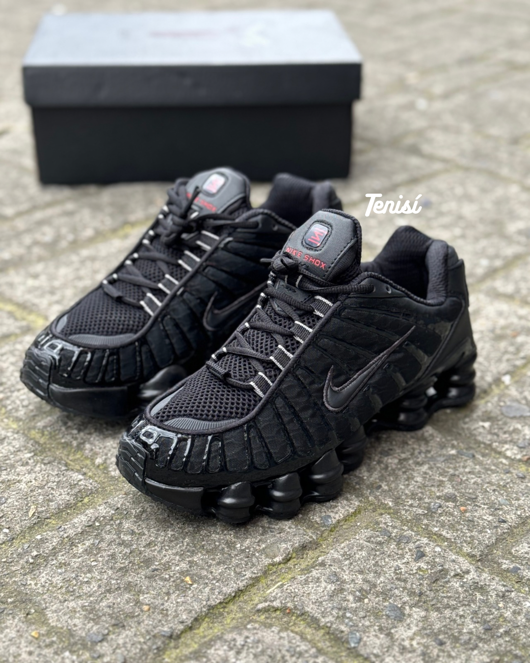 靴 NIKE SHOX R4 Black 27cm Nike Shox R4 “Black” · Tenisí — Paga al recibirlo 🛵