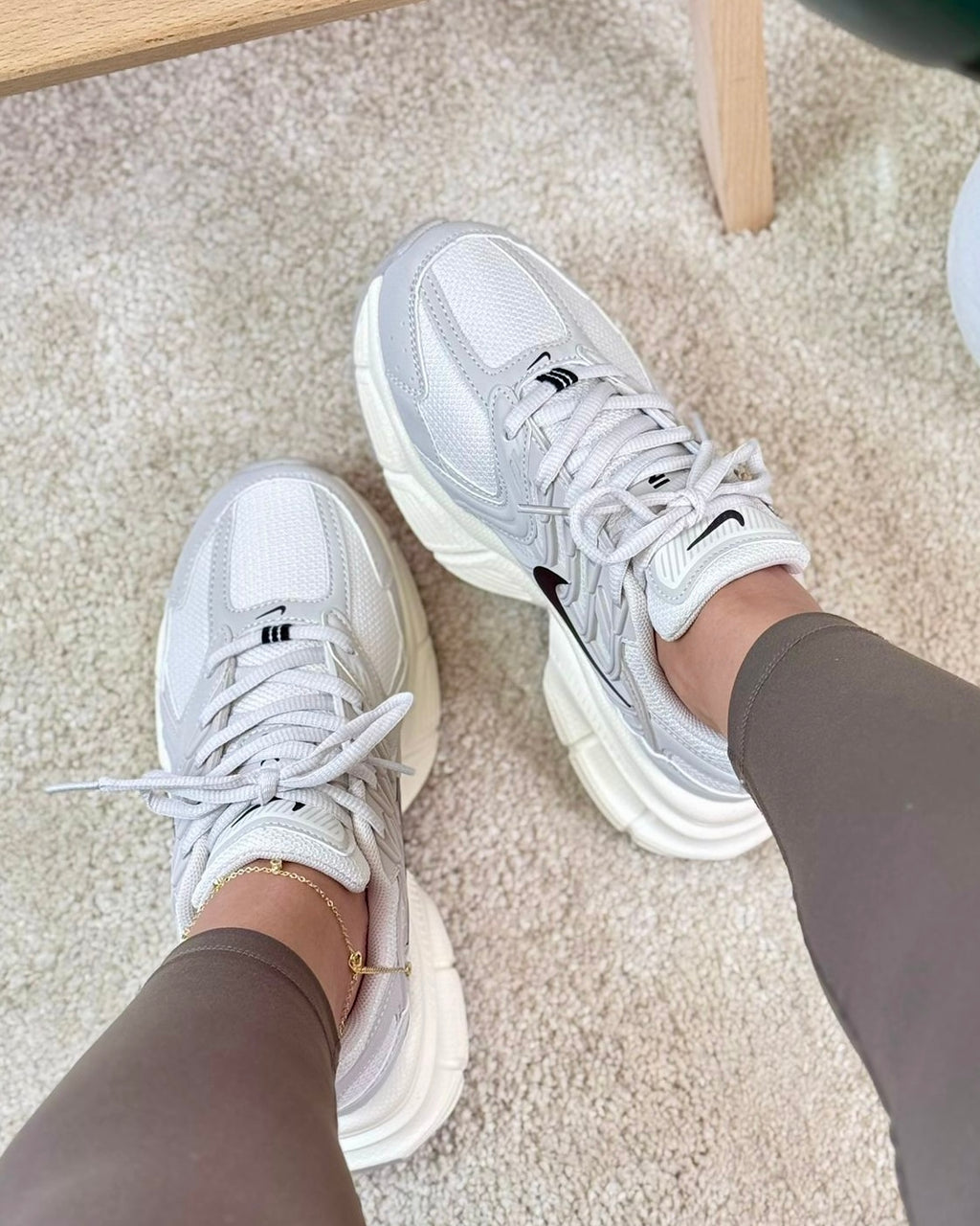 Nike Skate “Beige” vista lateral, pago contra entrega