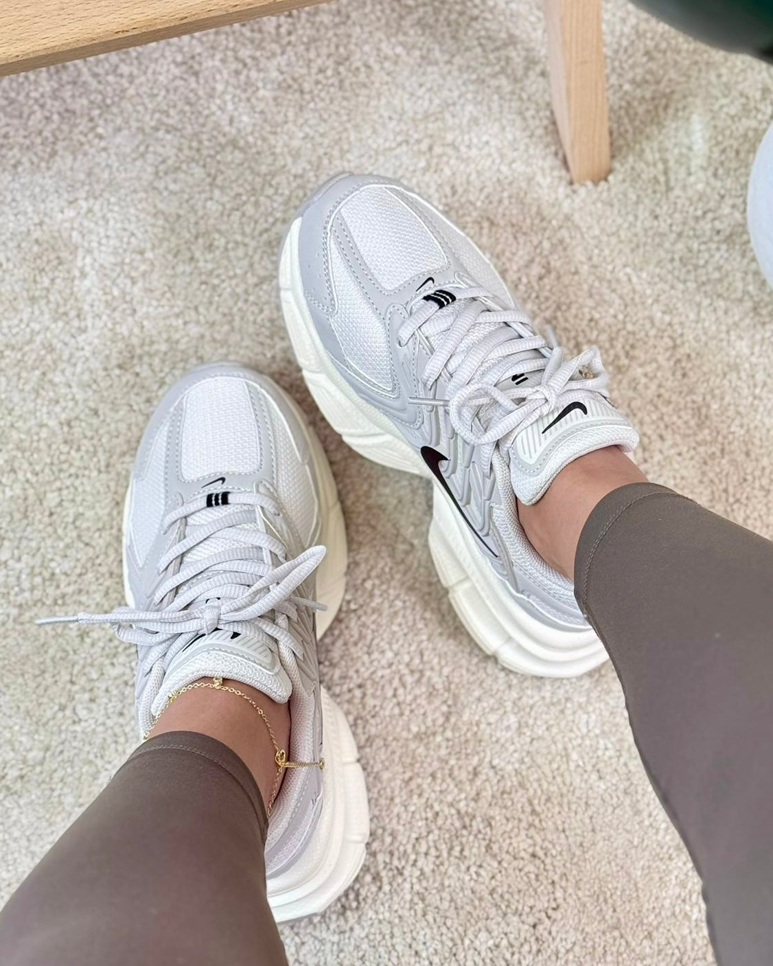 Nike Skate “Beige” vista lateral, pago contra entrega