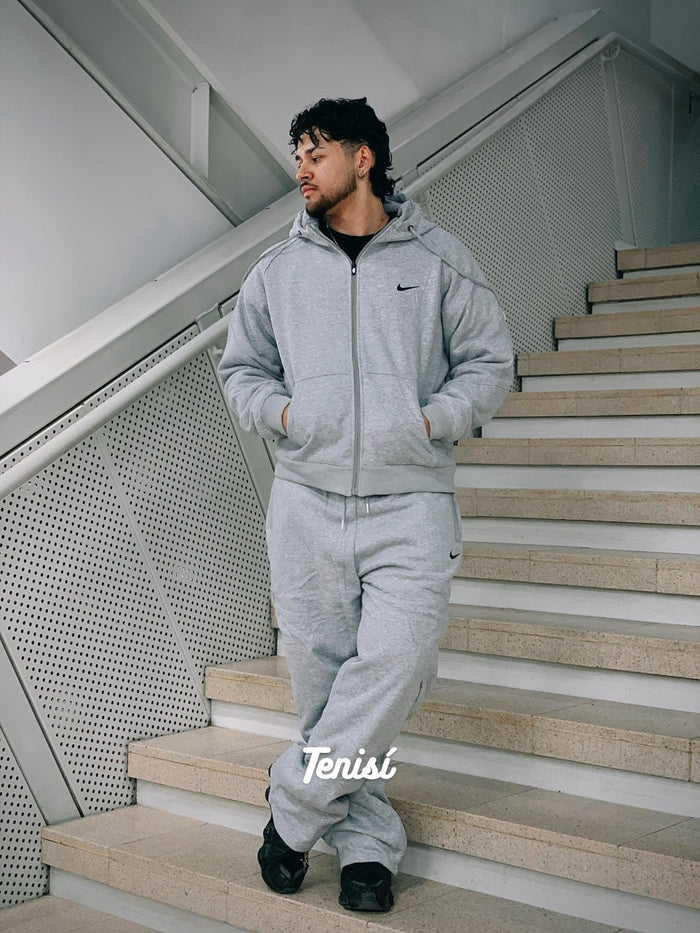 Nike Sportswear Air Max Fleece Full-Zip Hoodie y Pants “Gris” look 1
