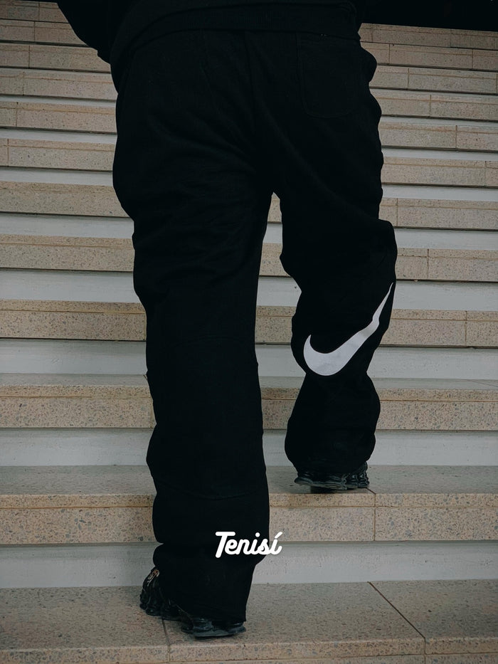 Nike Sportswear Air Max Fleece Full-Zip Hoodie y Pants “Negro” look 3