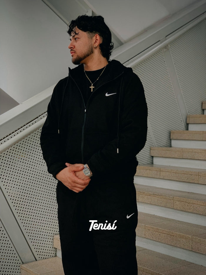 Nike Sportswear Air Max Fleece Full-Zip Hoodie y Pants “Negro” look 4