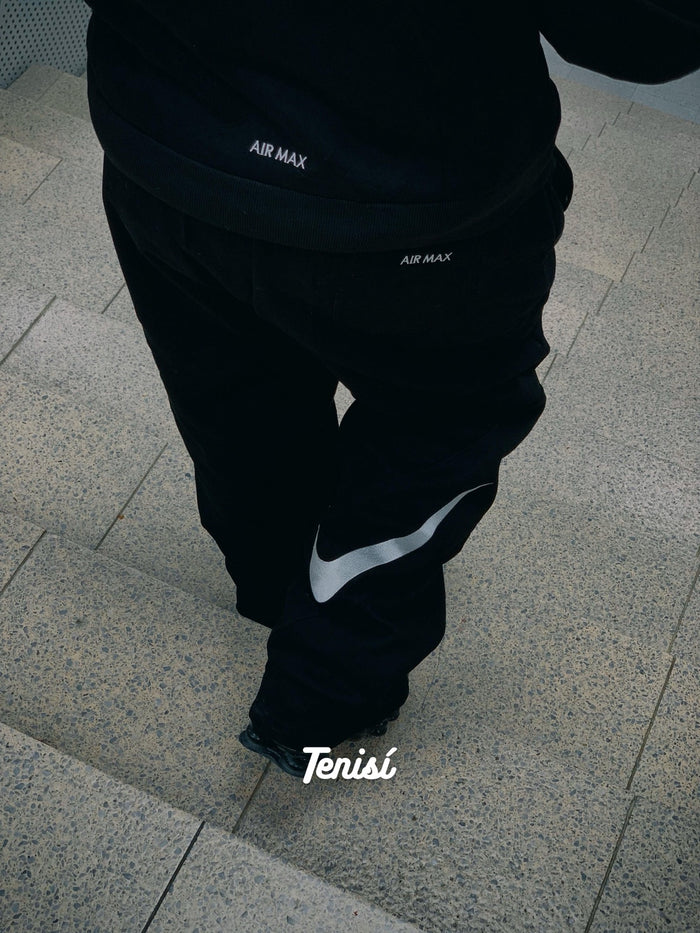 Nike Sportswear Air Max Fleece Full-Zip Hoodie y Pants “Negro” look 5