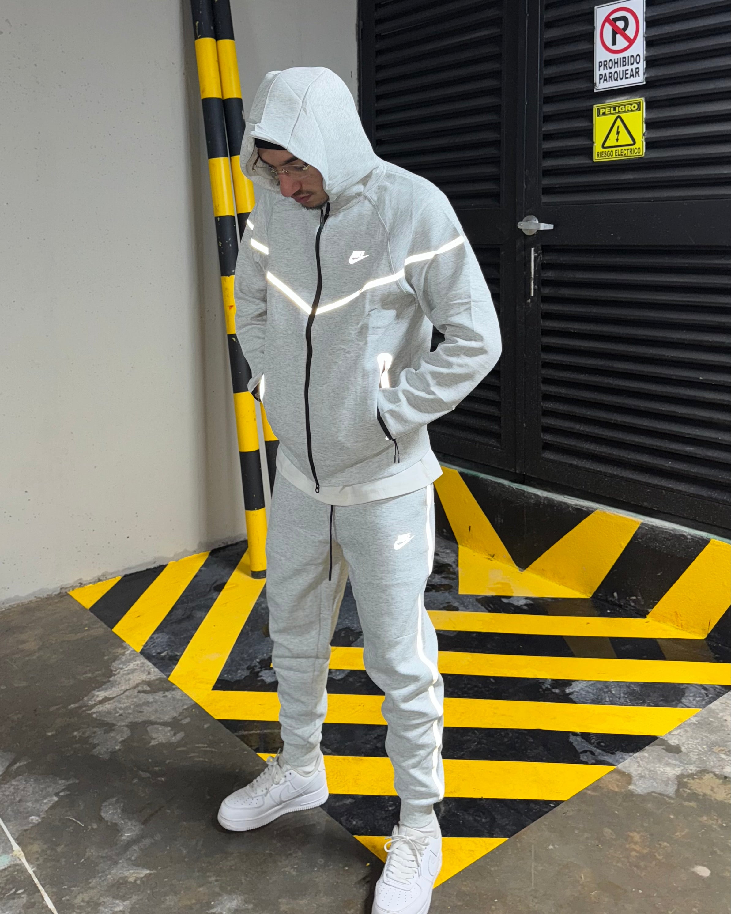 Conjunto Nike Tech Grey original en calidad premium
