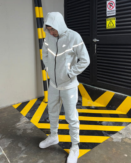 Conjunto Nike Tech Grey original en calidad premium
