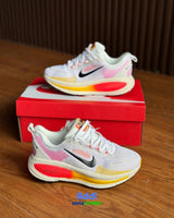 Nike Vomero 18 White/Orange vista 4