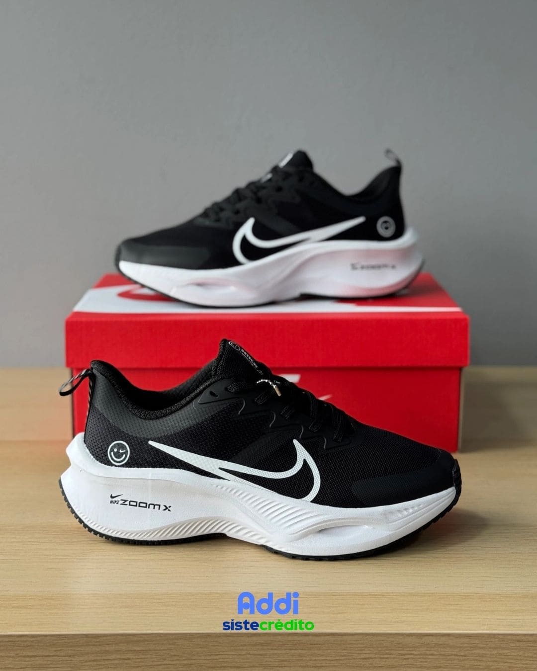  Zapatillas Nike ZoomX Blanco/Negro con opción de pago contra entrega y crédito disponible.
