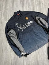 Supreme x Umbro Gradient Track Jacket y Track Pant “Azul Marino / Gris” vista 3