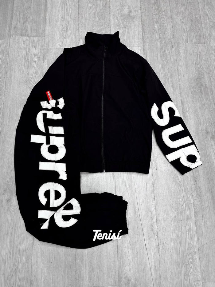Supreme Conjunto Chaqueta y Pantalón “Negro” look 1