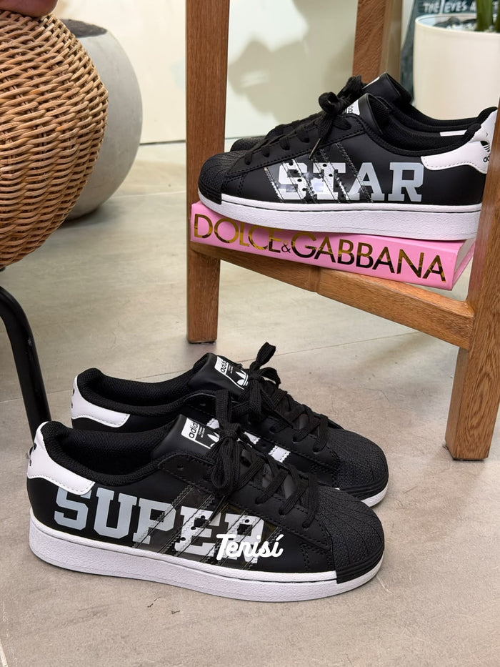 adidas Superstar “Super Star Black” look 4