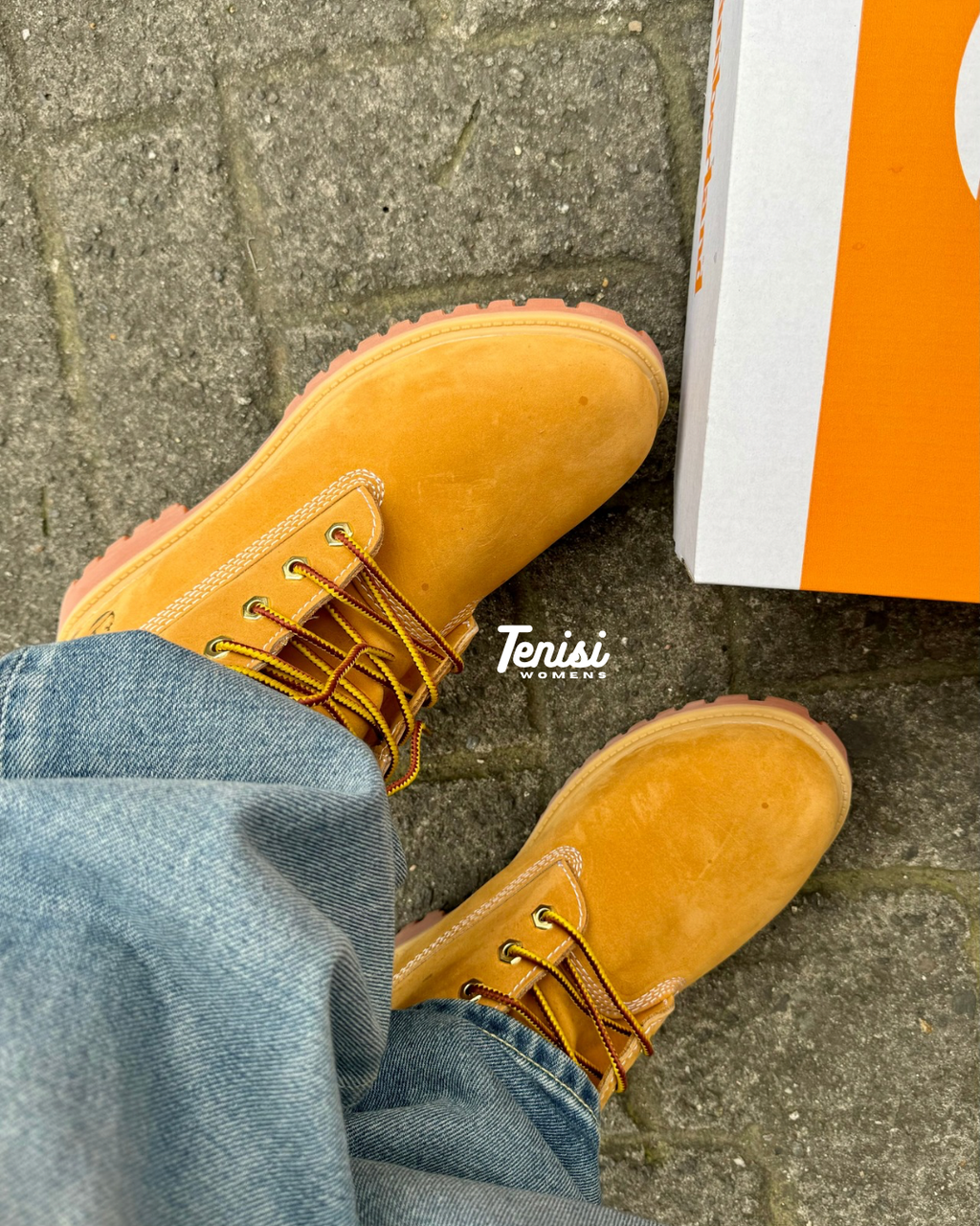 Botas Timberland Premium 6-Inch combinadas con outfit urbano streetwear